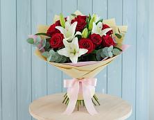 Букет цветов из:  Лилии и Розы в Шкуропатове