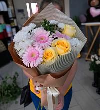 Букет цветов из:  Герберы, Розы и Хризантемы в Шкуропатове