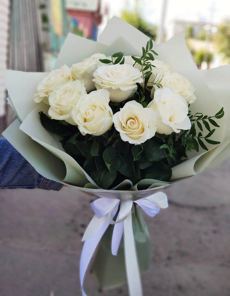 Букет Белые розы Проуд в Шкуропатове
