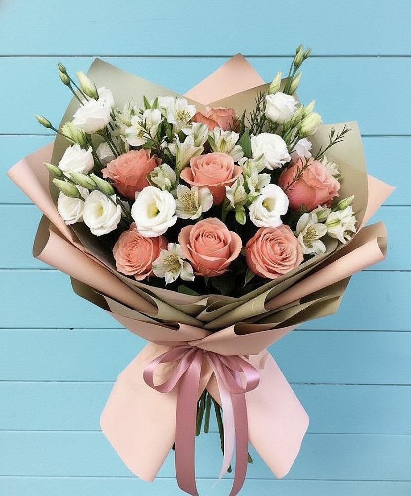 Букет цветов из: Розы, Альстромерии и Лизиантусы в Шкуропатове