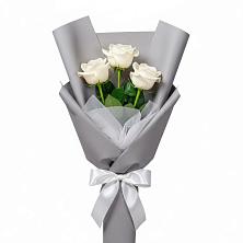 Букет 3 белые розы в Шкуропатове