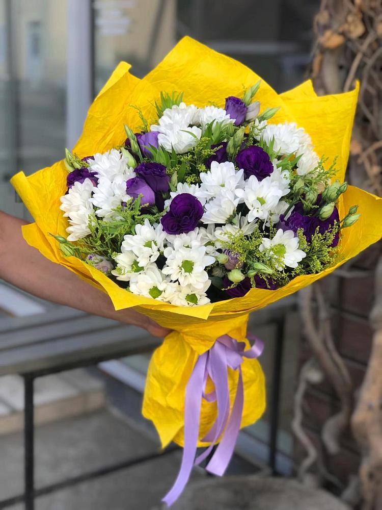Букет цветов из: Ирисы, Хризантемы и Ромашки в Шкуропатове