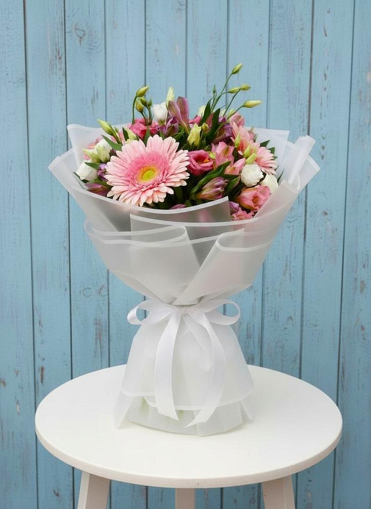 Букет цветов из: Герберы, Альстромерии и Лизиантусы в Шкуропатове