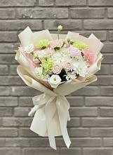 Букет цветов из:  Гвоздики, Розы, Лизиантусы и Хризантемы в Шкуропатове