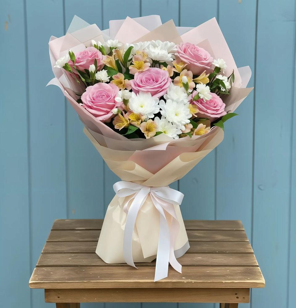 Букет цветов из: Гвоздики, Орхидеи и Розы в Шкуропатове