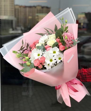 Букет цветов из: Розы, Лизиантусы и Хризантемы в Шкуропатове