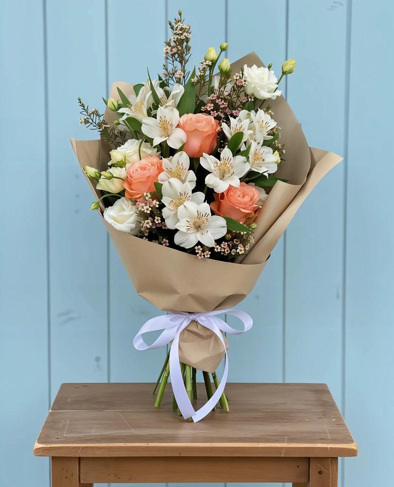 Букет цветов из: Альстромерии, Лизиантусы, Розы и Хризантемы в Шкуропатове