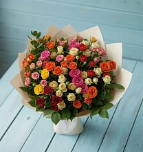 Букет Микс из разноцветных кустовых роз в Шкуропатове